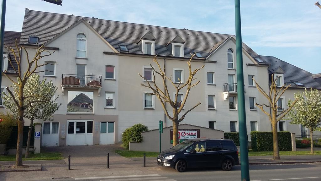 Le Petit Magny Apartamento Exterior foto