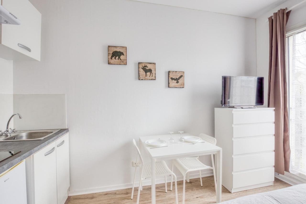 Le Petit Magny Apartamento Exterior foto